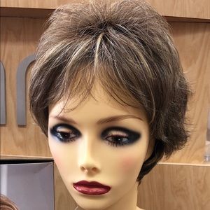Toni Brattin Synthetic Brown Blonde Wig. New